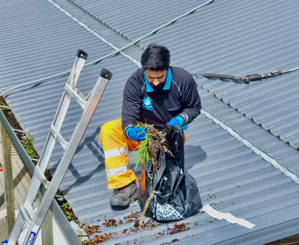 Gutter Clearing & Downpipe Flush